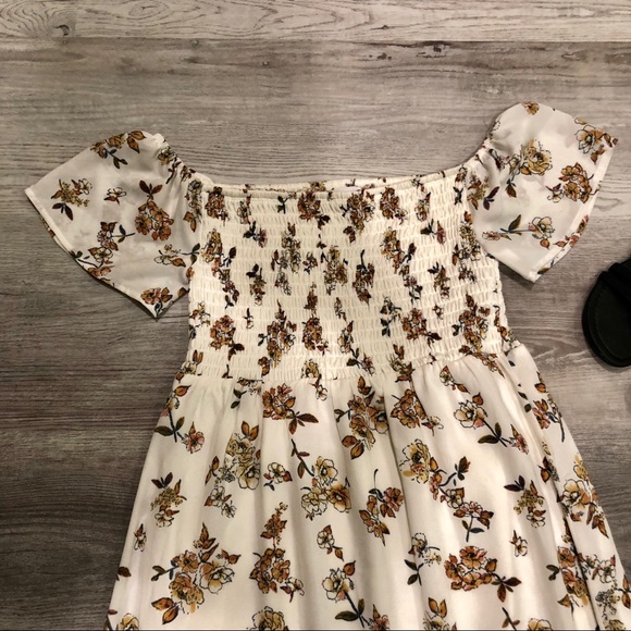 Socialite Shoulder Maxi Dress - Picture 3 of 8